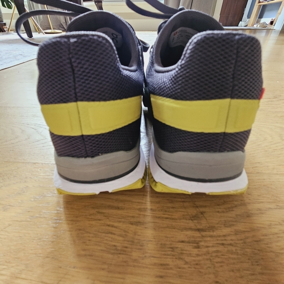QC Running Shoes 7.5M - Picture 2 of 6